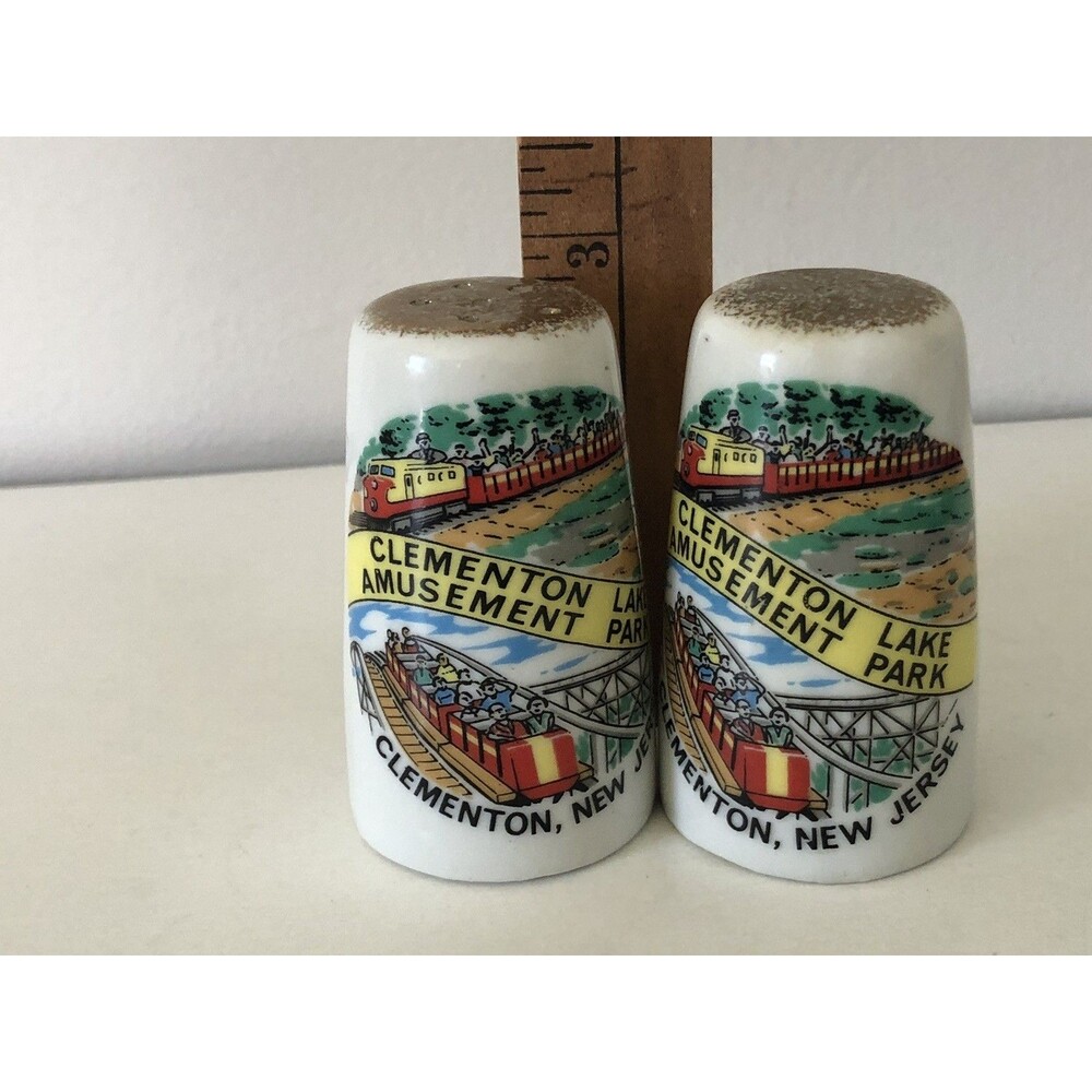 Vtg. Souvenir Salt & Pepper Clementines Amusement Park  N.J. Shakers 3”